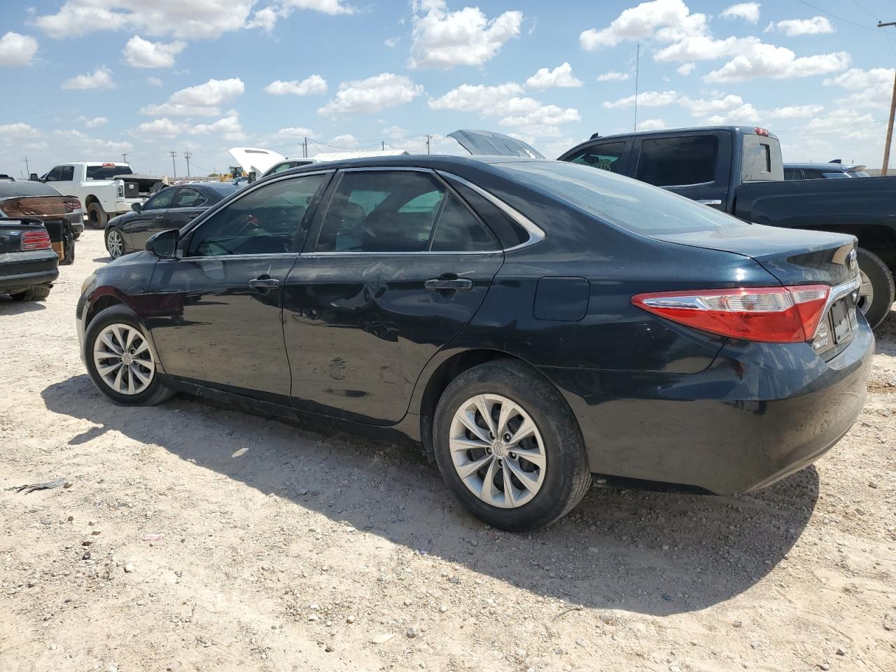 4T4BF1FKXGR538165 2016 Toyota Camry Le