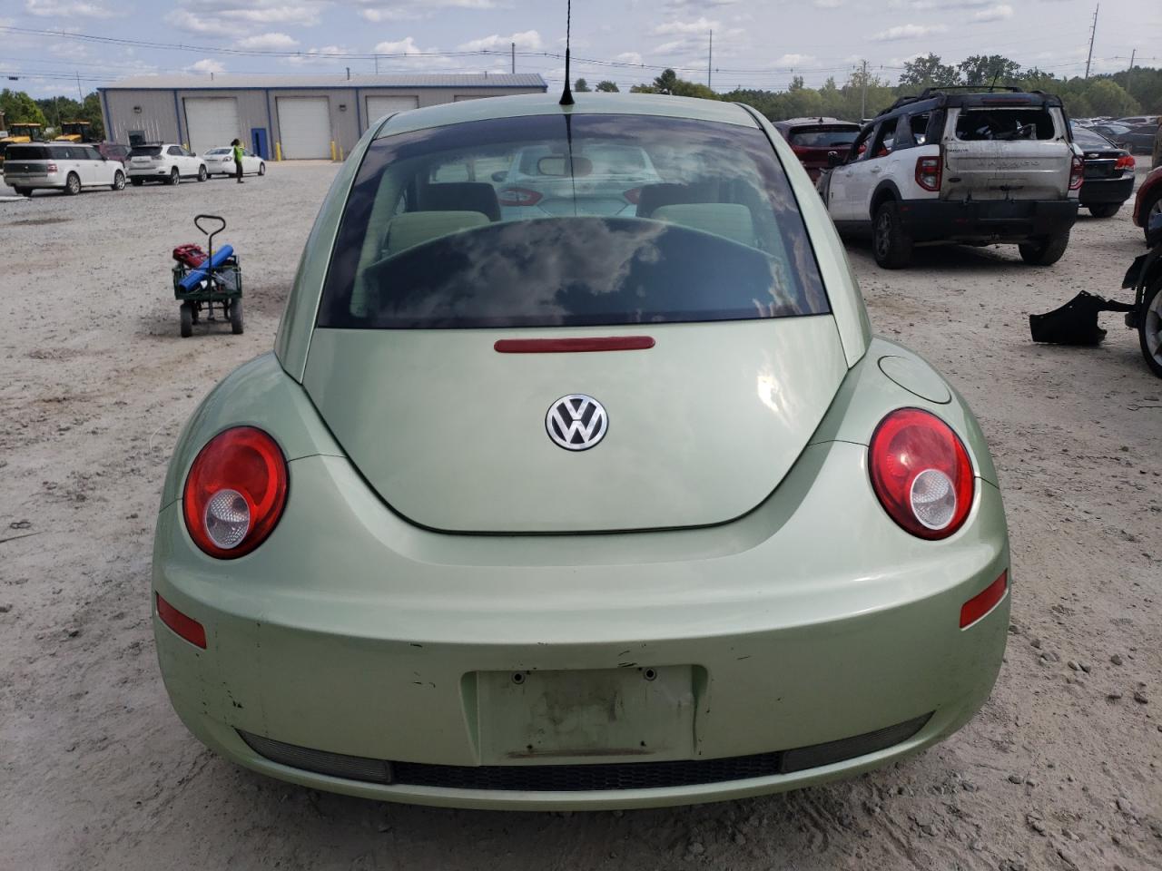 2007 Volkswagen New Beetle 2.5L VIN: 3VWPW31C57M500988 Lot: 67311774