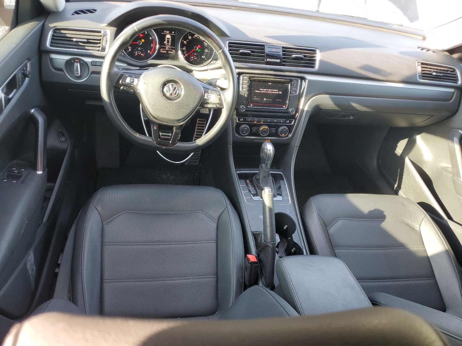 1VWAA7A31JC040880 2018 Volkswagen Passat S