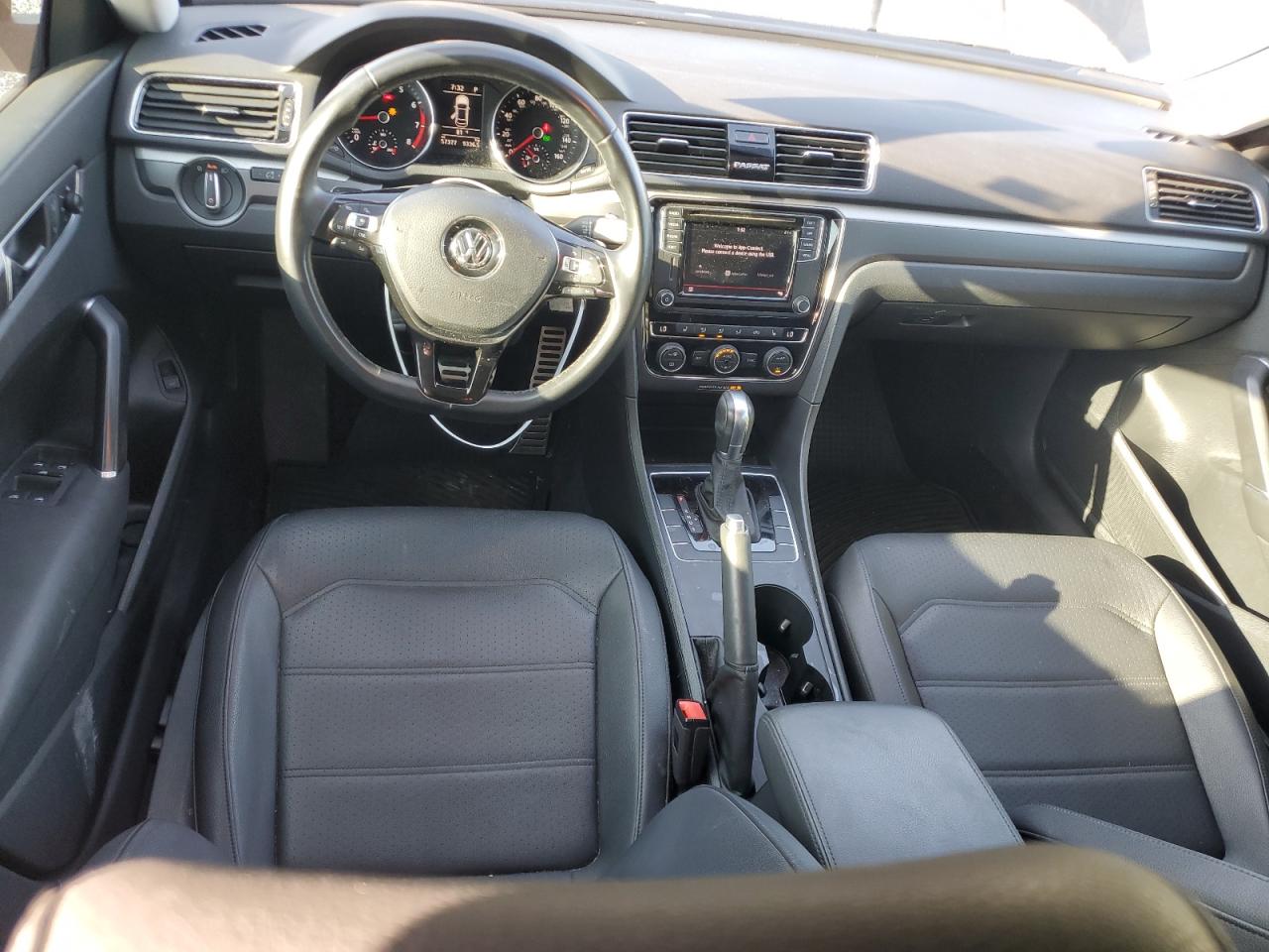 2018 Volkswagen Passat S VIN: 1VWAA7A31JC040880 Lot: 65990564