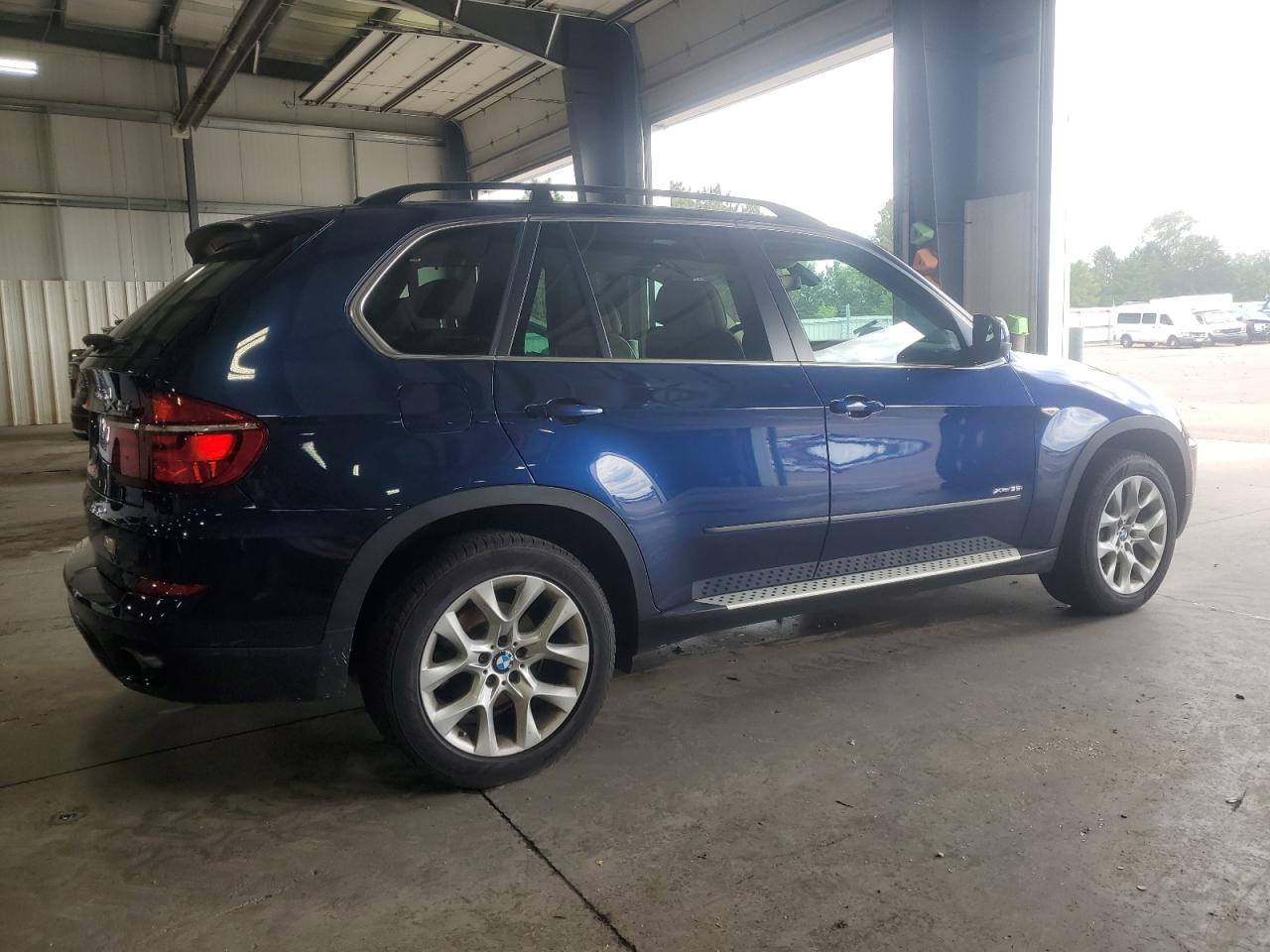 VIN 5UXZV4C51D0B08559 2013 BMW X5 no.3