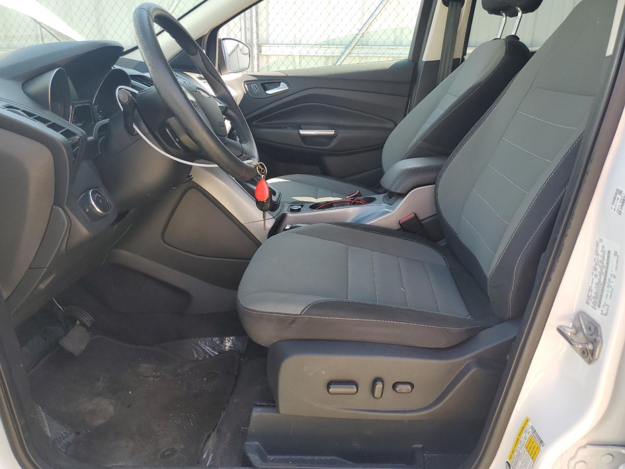 1FMCU9GXXGUC67895 2016 Ford Escape Se