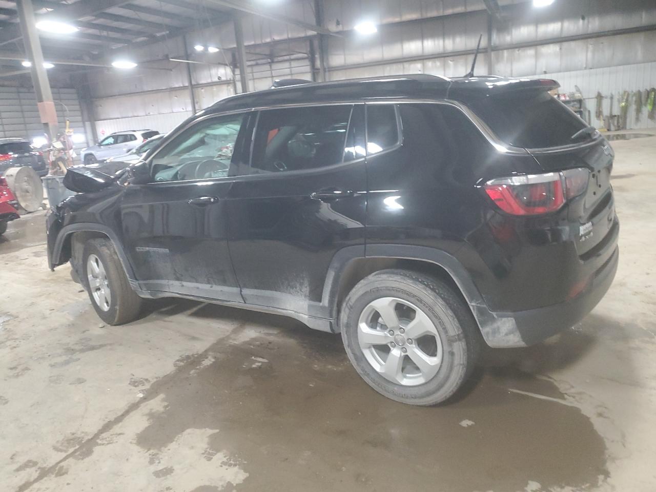 3C4NJDBB1JT501380 2018 JEEP COMPASS - Image 2