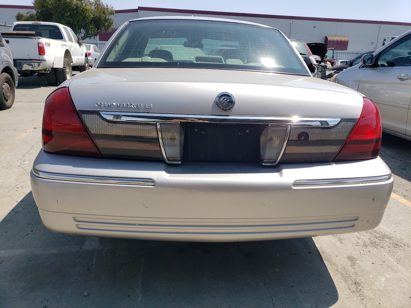 2MEHM75VX8X627157 2008 Mercury Grand Marquis Ls