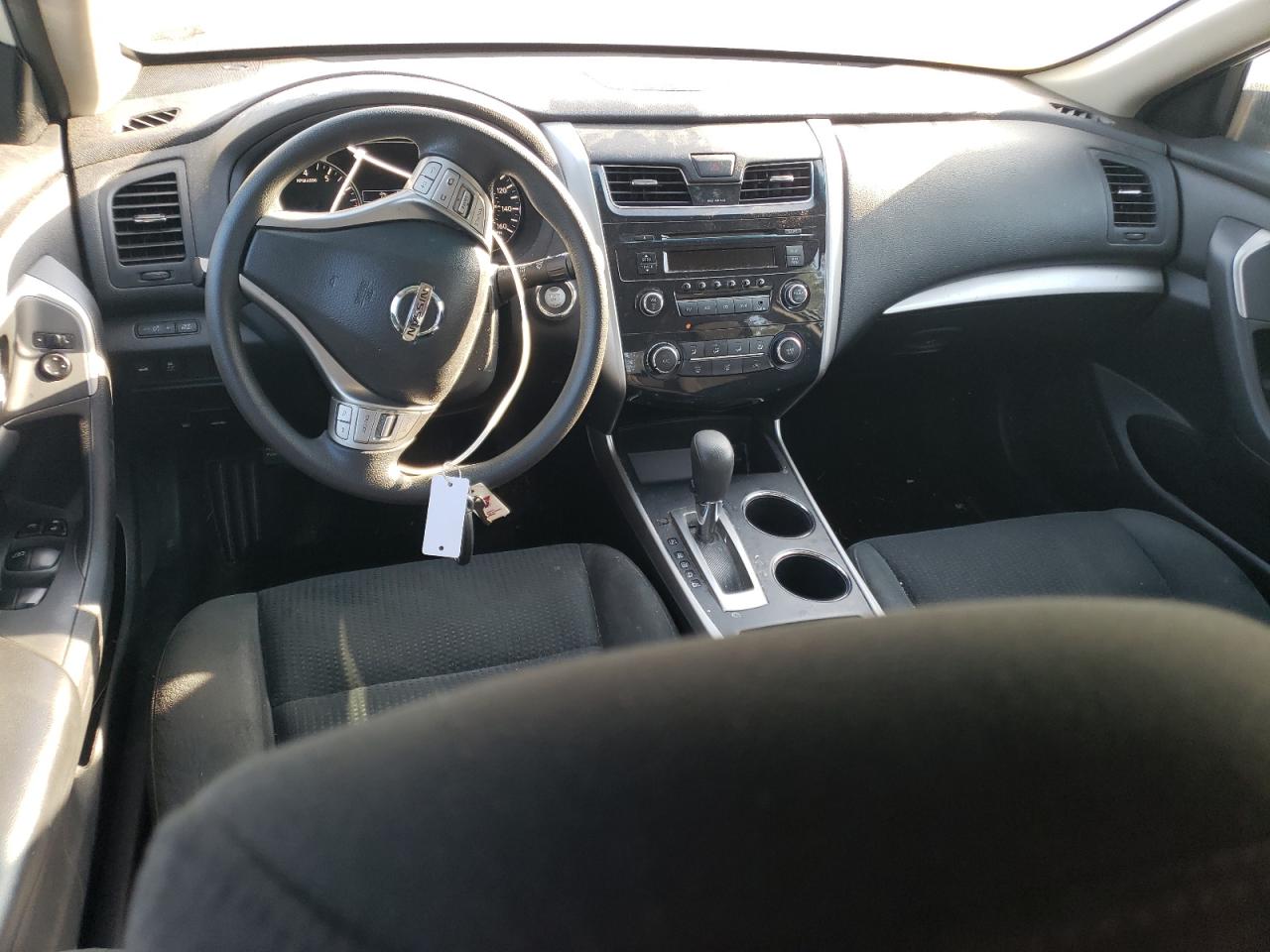 2015 Nissan Altima - Image 8