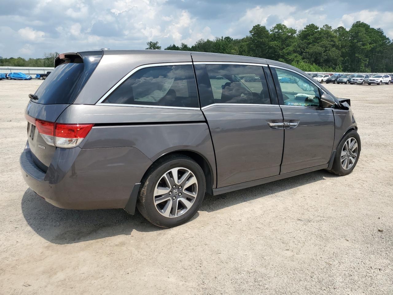 2016 Honda Odyssey - Image 3