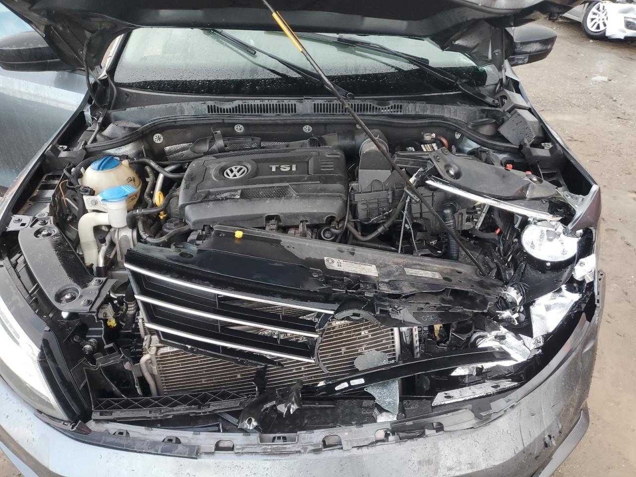 2015 Volkswagen Jetta - Image 11