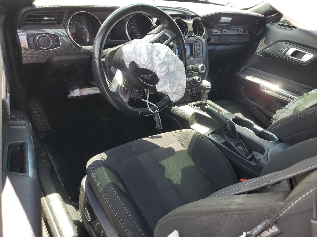 2019 Ford Mustang - Image 8