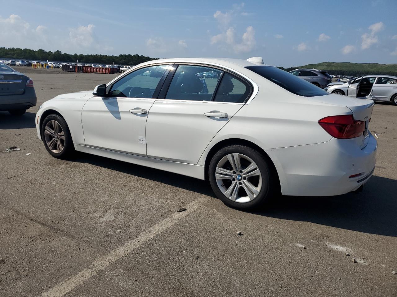 WBA8D9G36HNU66586 2017 BMW 3 SERIES - Image 2