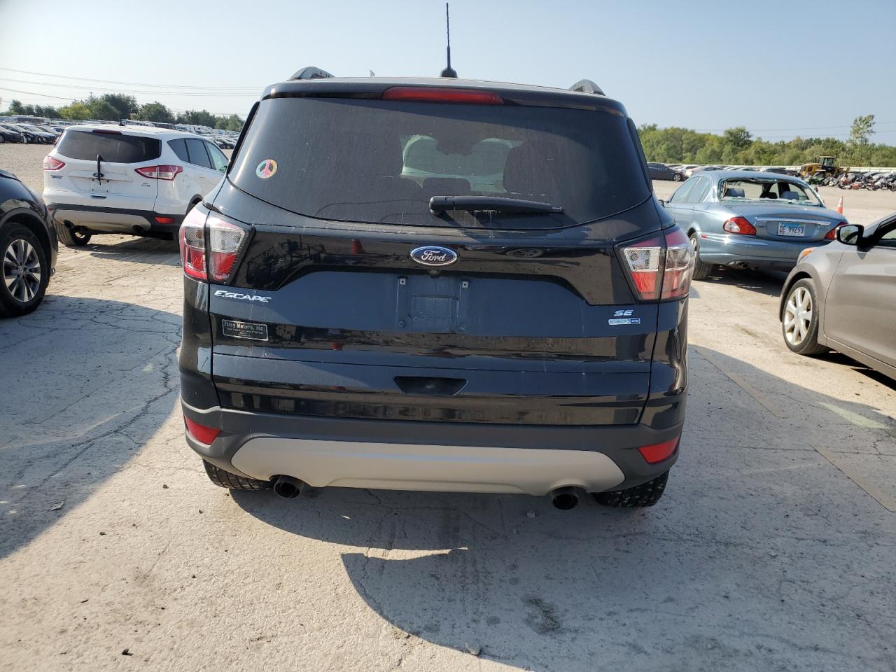 1FMCU9GD8JUA32196 2018 Ford Escape Se