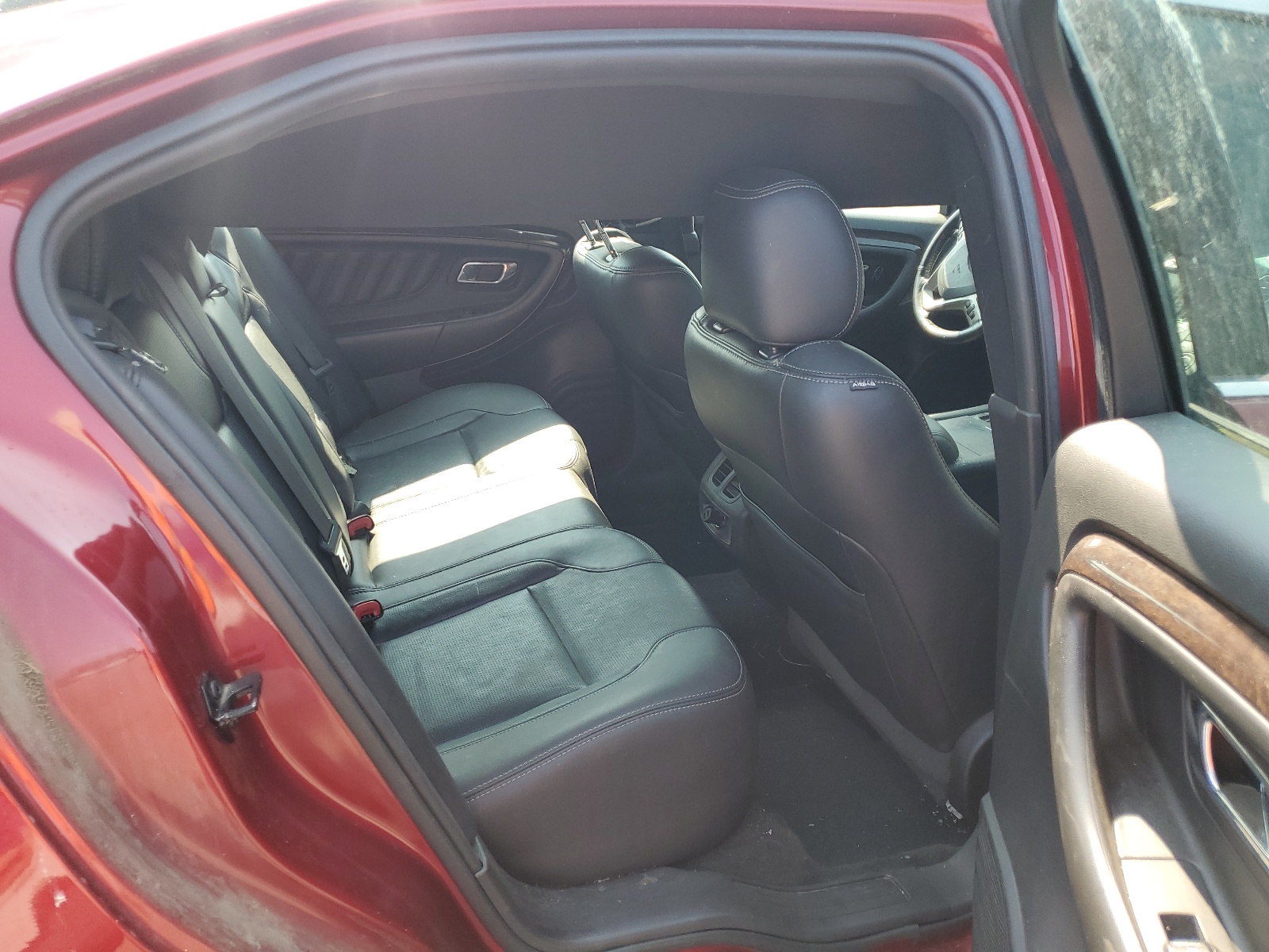 1FAHP2F86FG160252 2015 Ford Taurus Limited