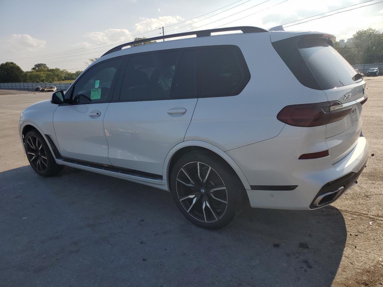 5UXCX4C53KLS37735 2019 BMW X7 - Image 2