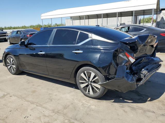 1N4BL4DVXMN332927 Nissan Altima SV 2