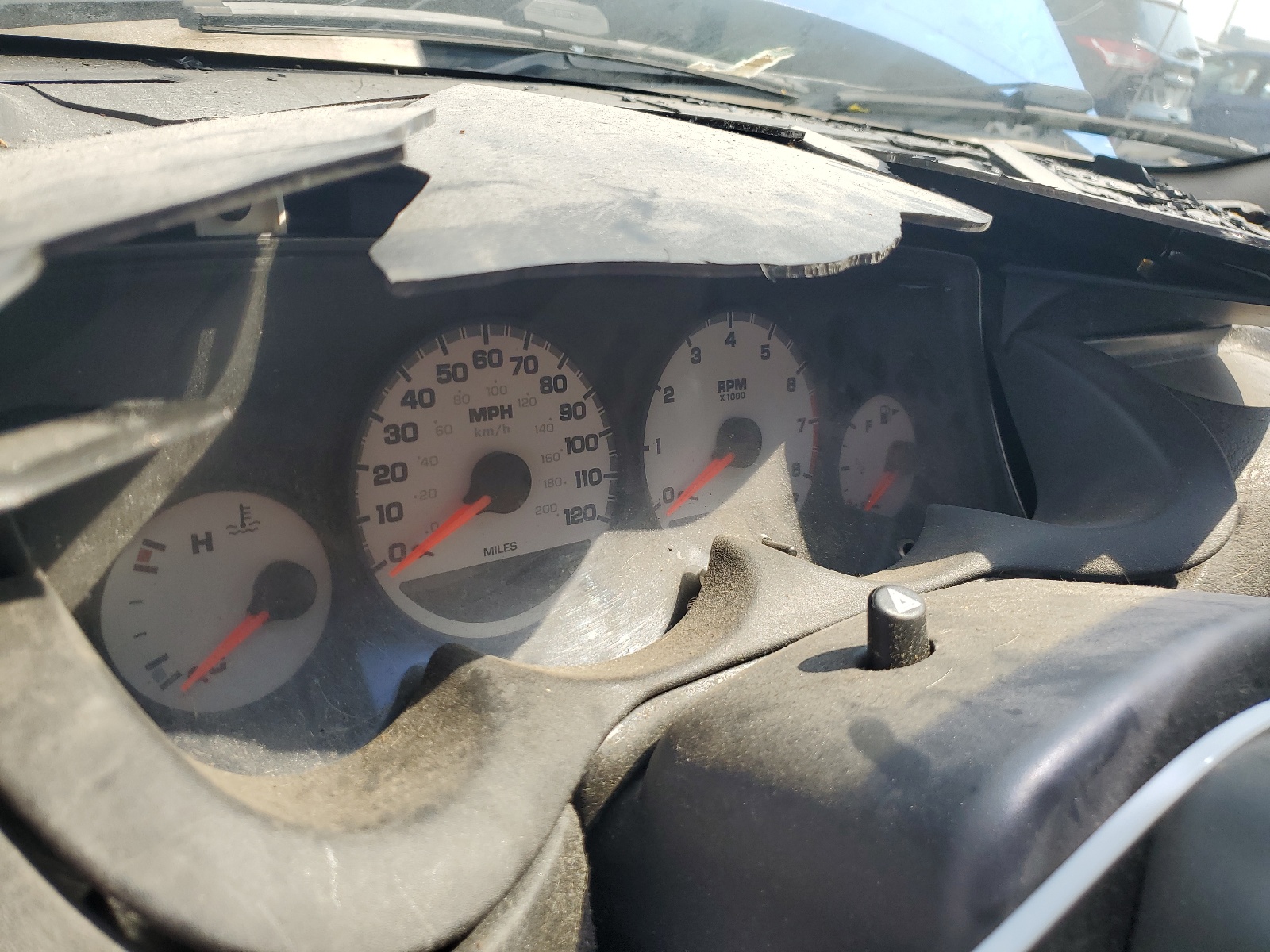 1B3ES56C45D185606 2005 Dodge Neon Sxt