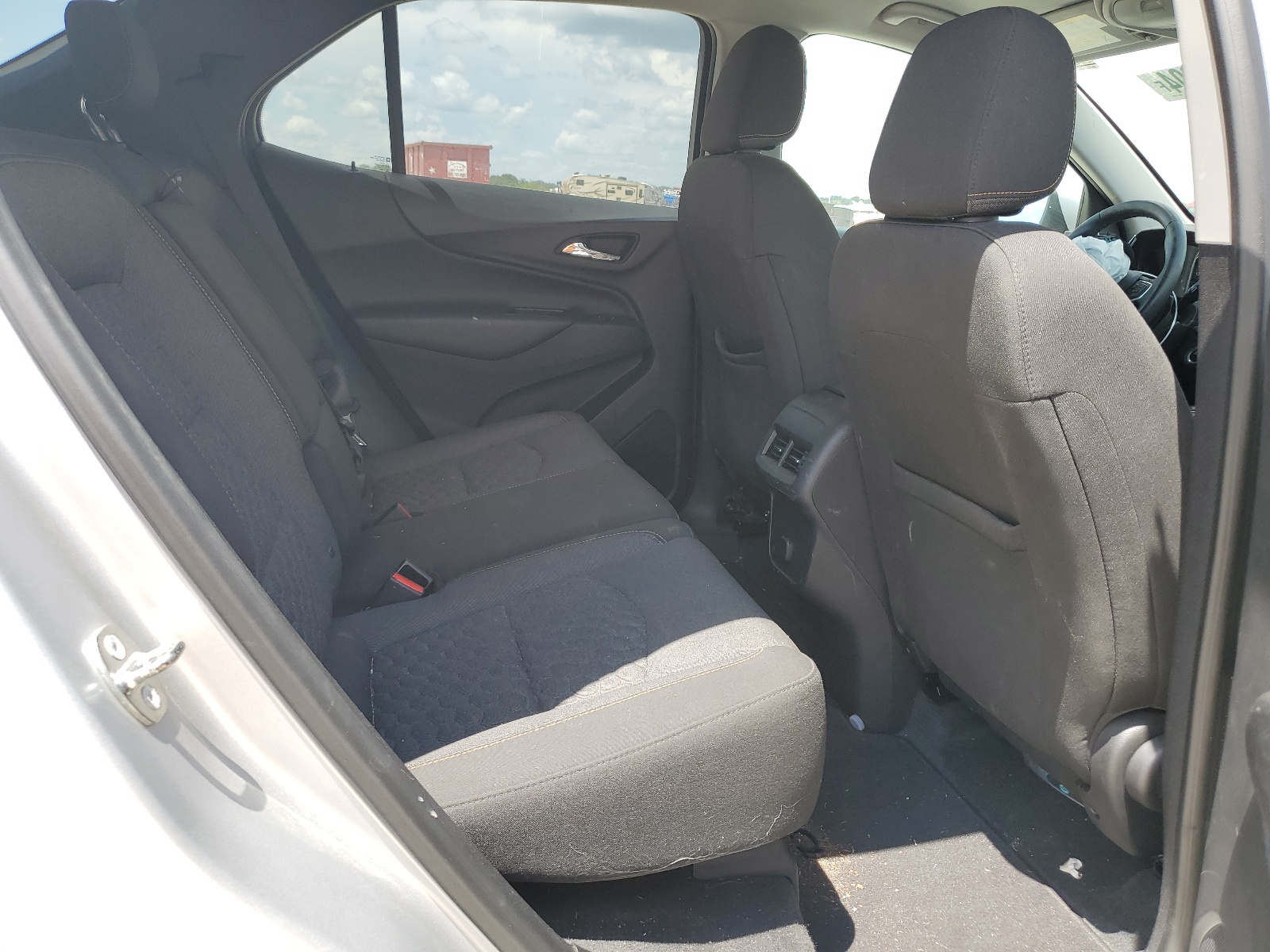 2GNAXJEV6J6177033 2018 Chevrolet Equinox Lt