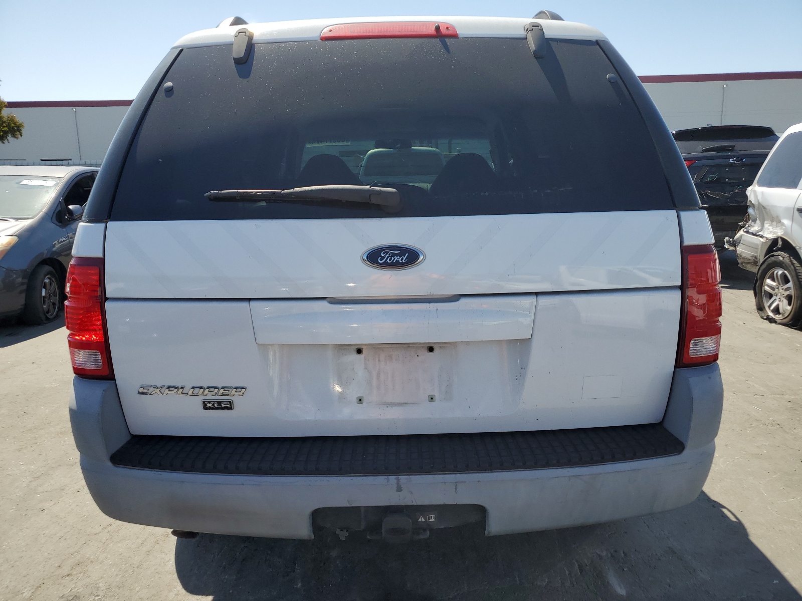 1FMZU72E82ZA81661 2002 Ford Explorer Xls