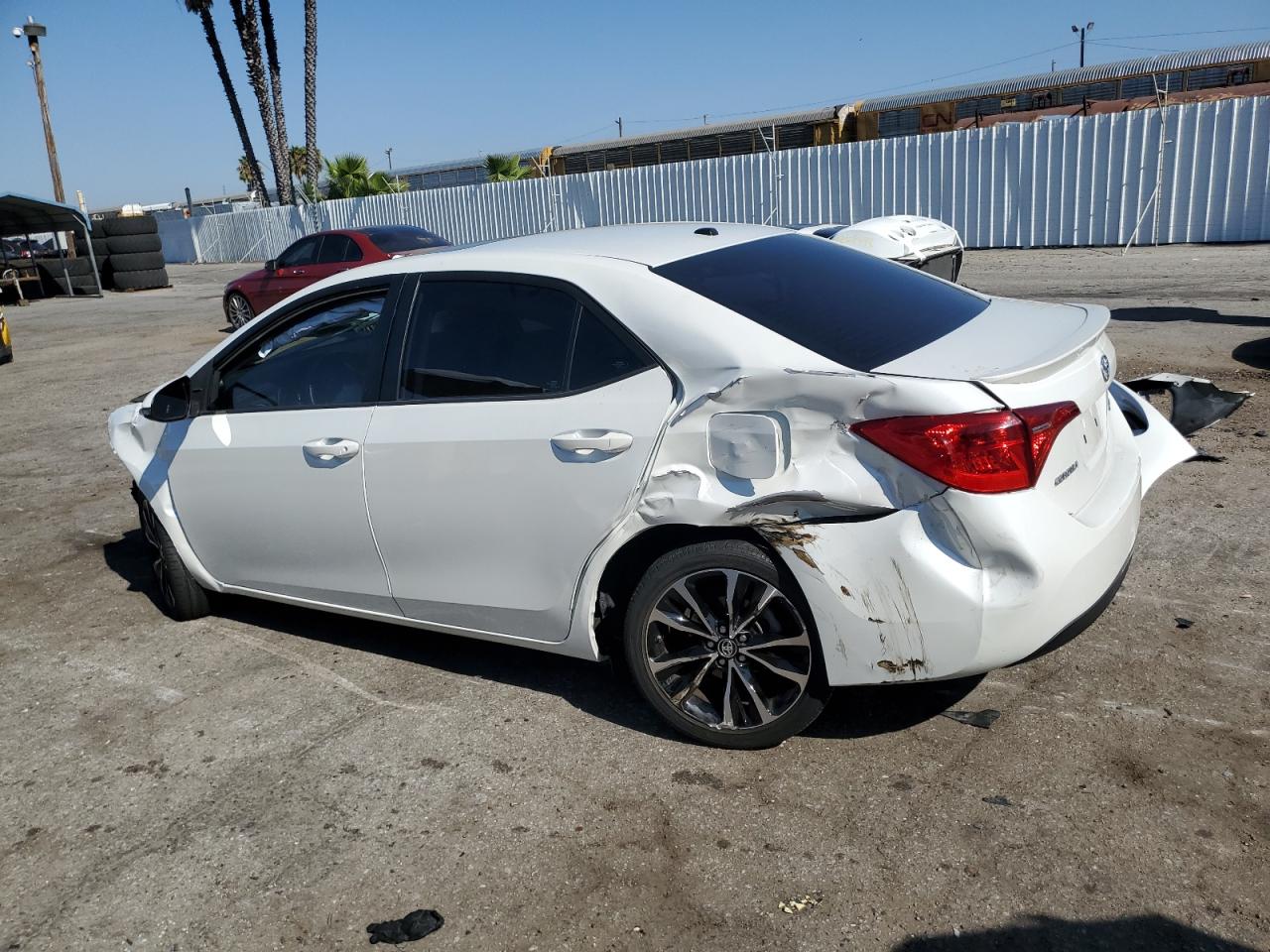 5YFBURHE2HP594593 2017 TOYOTA COROLLA - Image 2