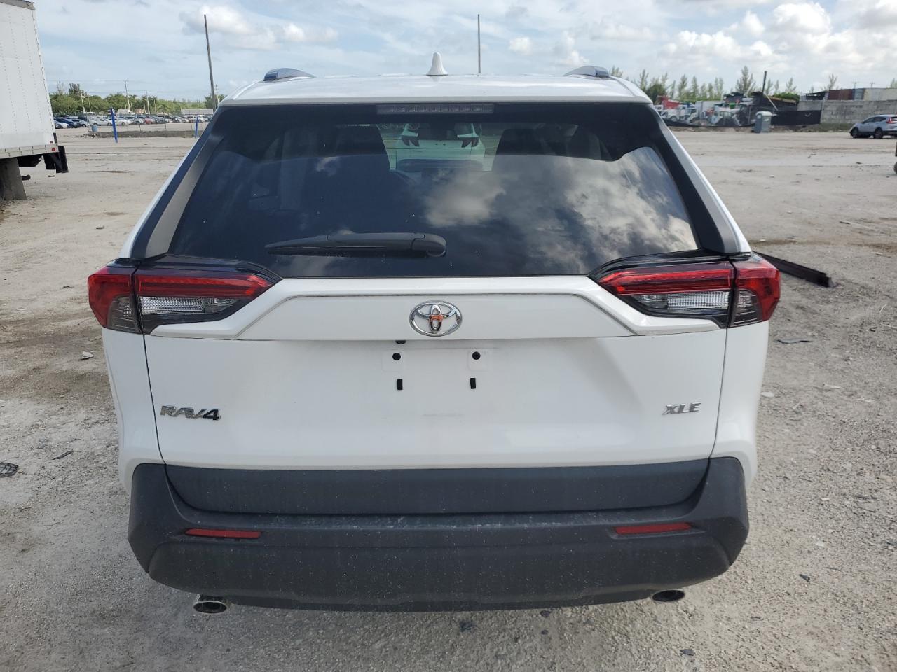 2021 Toyota Rav4 Xle VIN: 2T3W1RFV9MC127637 Lot: 66672444