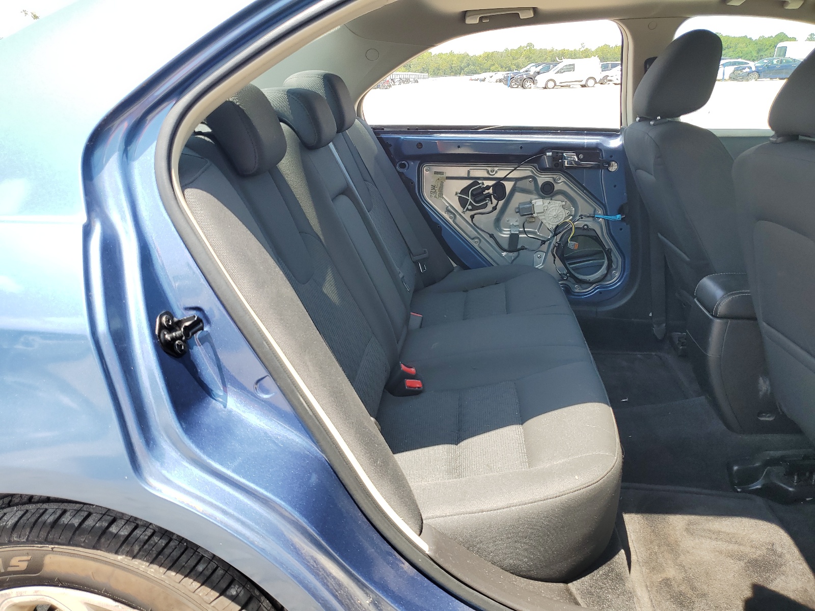 3FAHP0HA9AR398912 2010 Ford Fusion Se