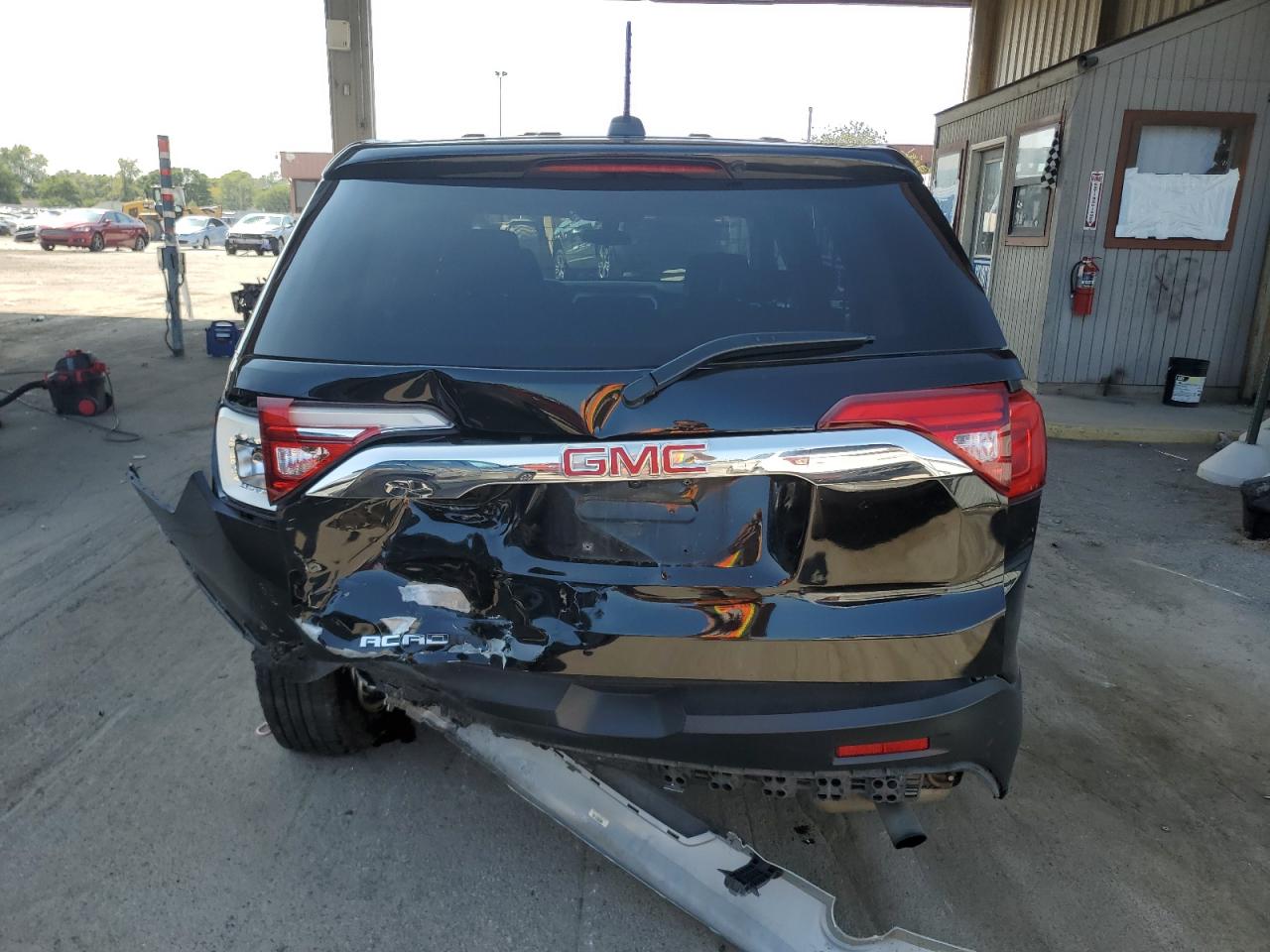 1GKKNKLA2HZ227261 2017 GMC Acadia Sle