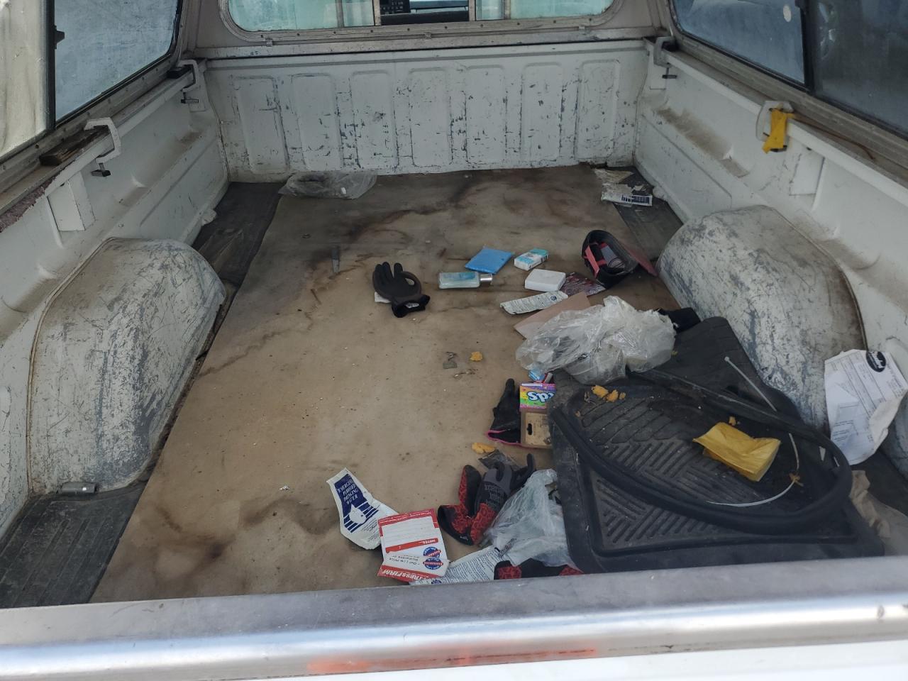 1990 Chevrolet Gmt-400 C1500 VIN: 2GCEC14K8L1151921 Lot: 65751154