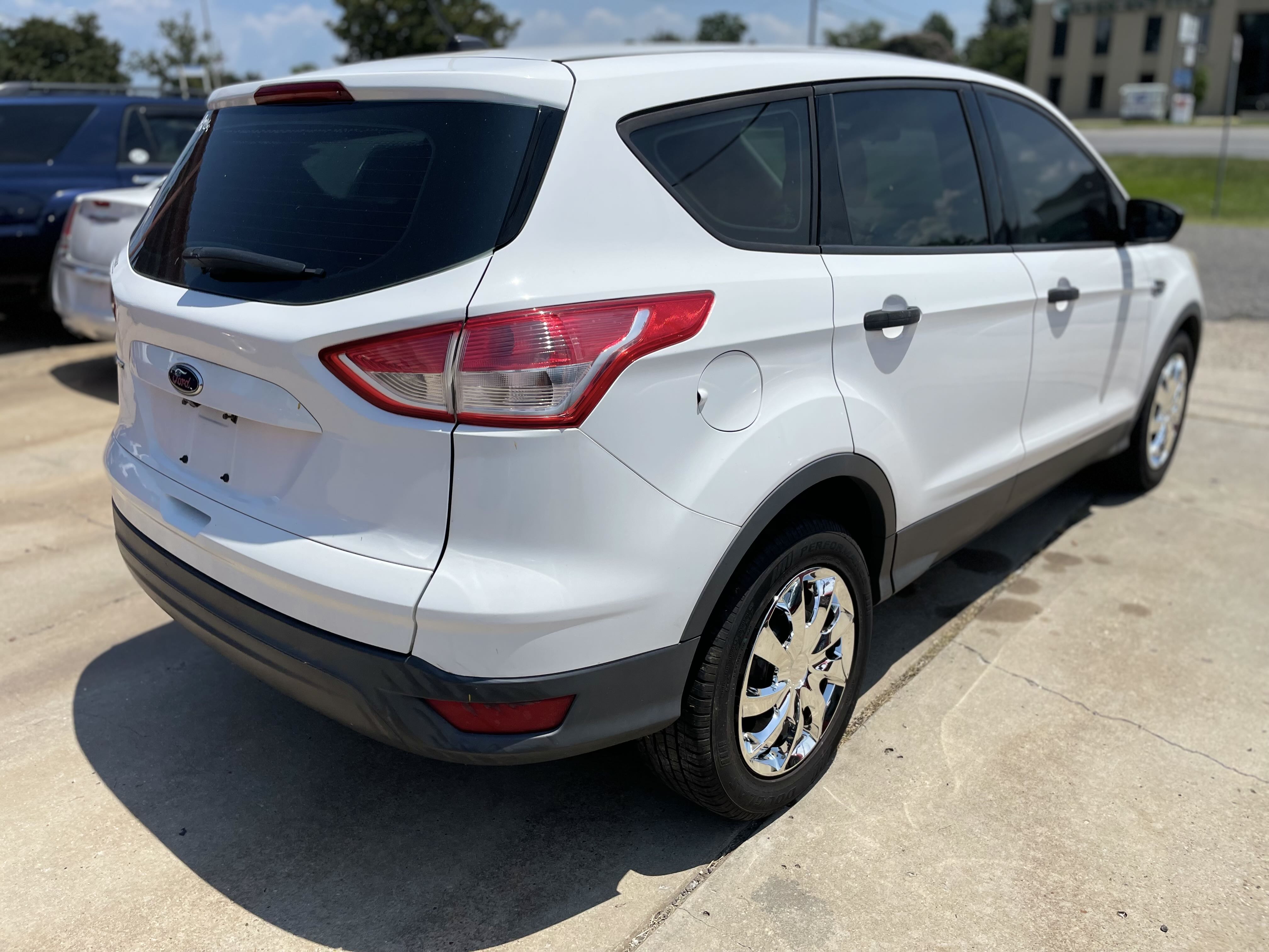 2016 Ford Escape S vin: 1FMCU0F71GUA35571