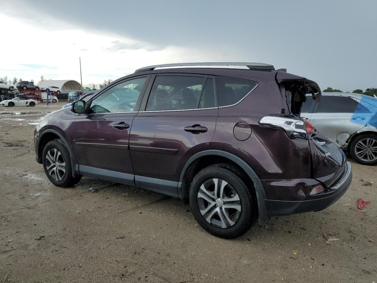 2T3BFREV6JW795763 2018 TOYOTA RAV 4 - Image 2