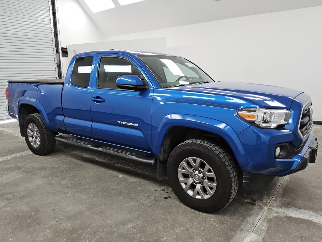 VIN 5TFSZ5AN1HX096133 2017 TOYOTA TACOMA no.4