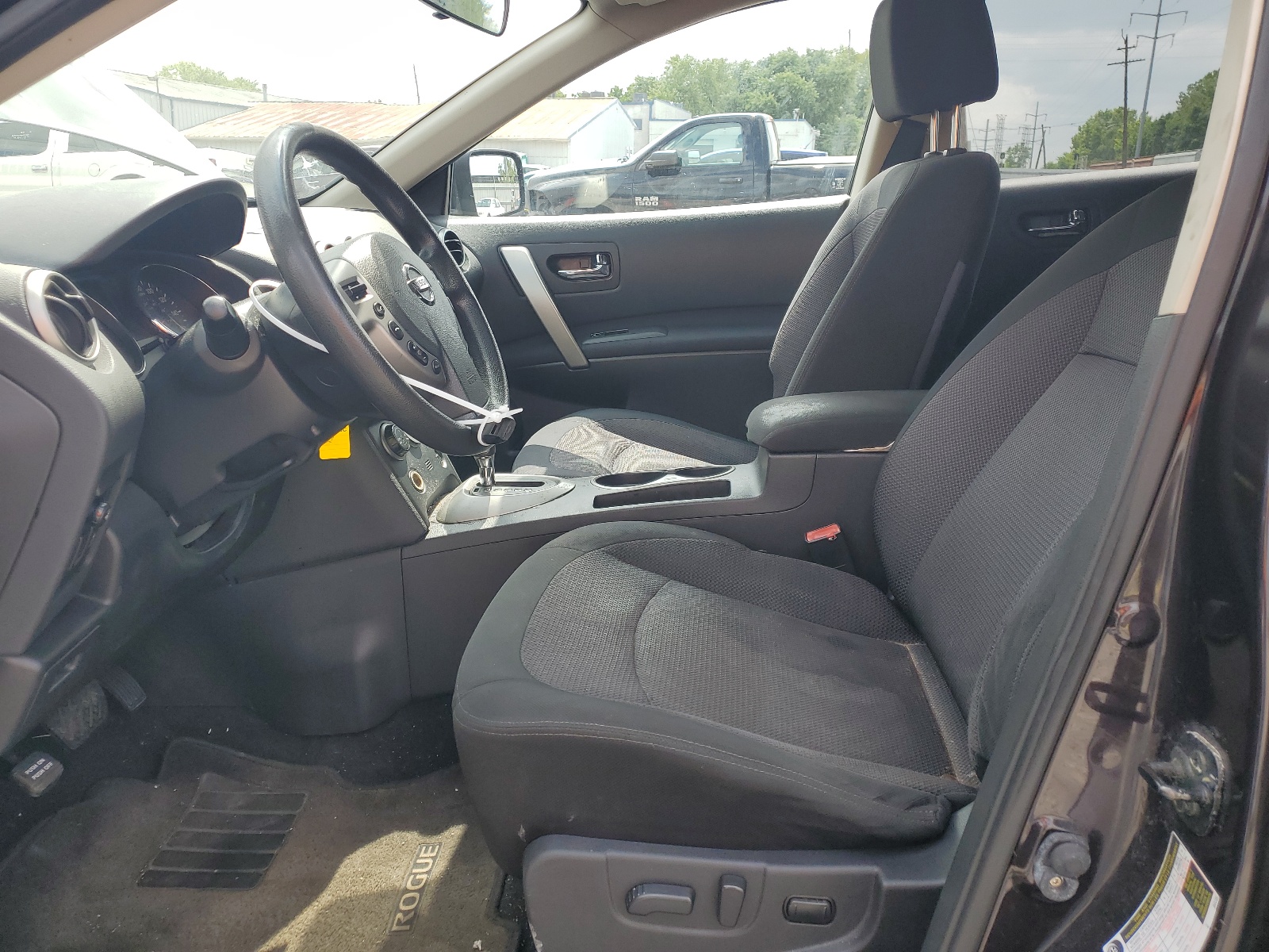 JN8AS5MV8BW313318 2011 Nissan Rogue S