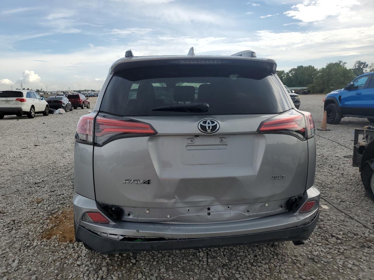 2017 Toyota Rav4 Xle VIN: 2T3WFREV0HW393099 Lot: 69116054