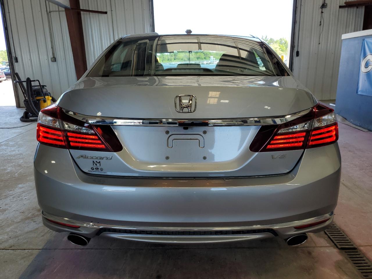 1HGCR3F81HA027796 2017 Honda Accord Exl