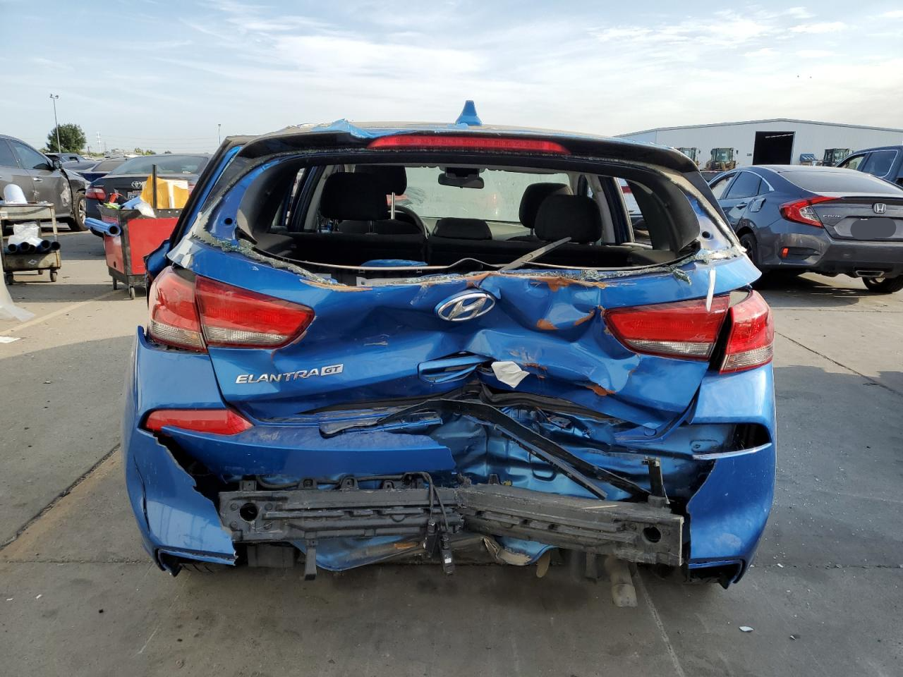 KMHH35LE2JU023719 2018 Hyundai Elantra Gt