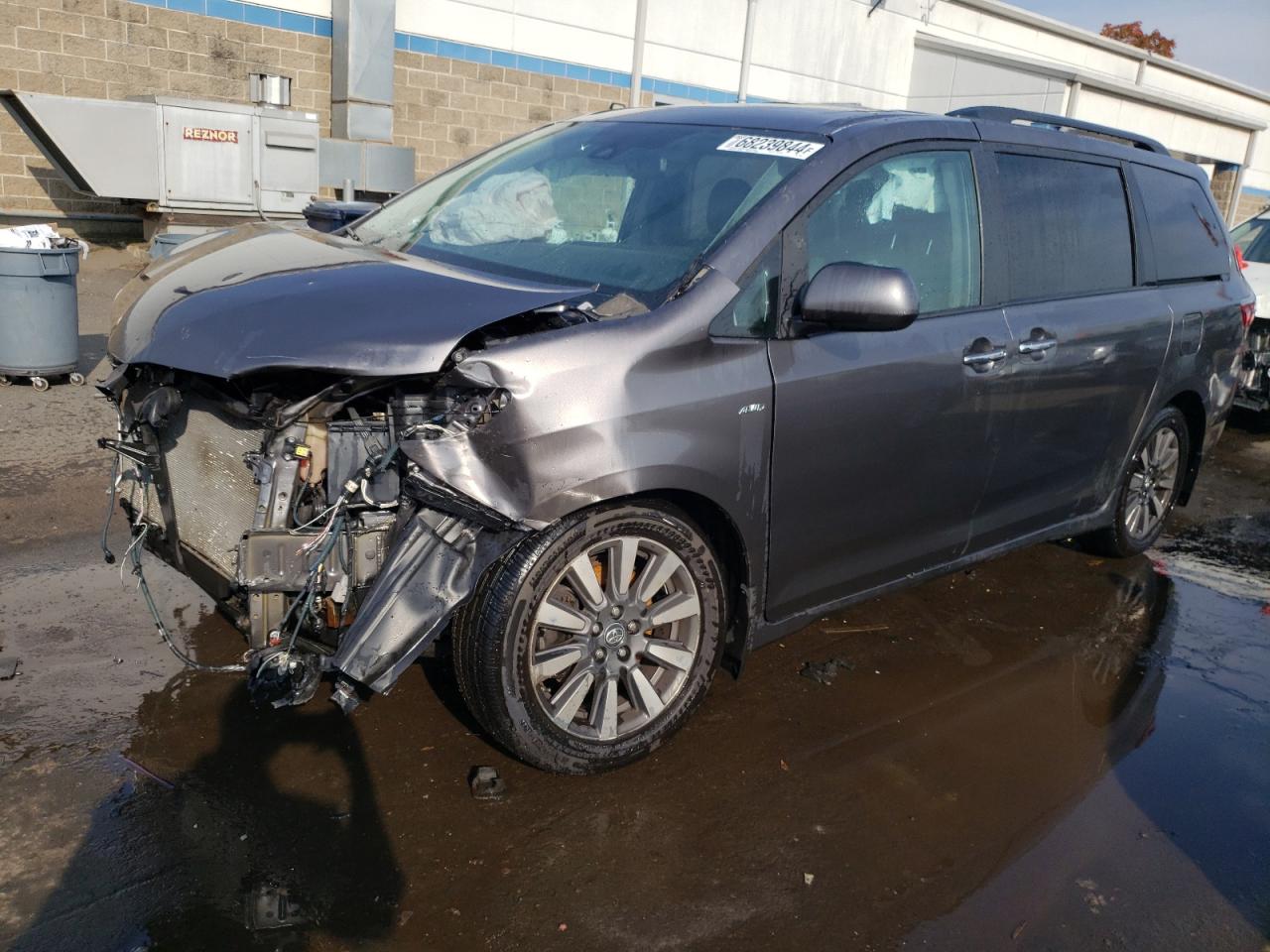 5TDDZ3DC0KS214063 2019 TOYOTA SIENNA - Image 1