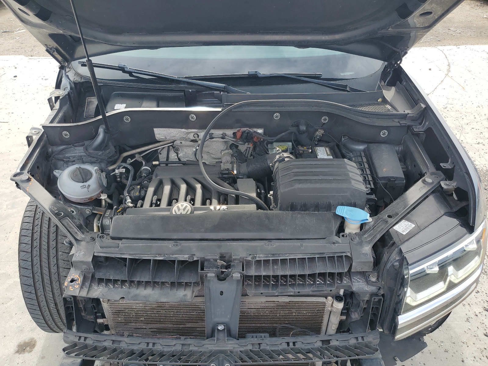 1V2BR2CA0JC500611 2018 Volkswagen Atlas