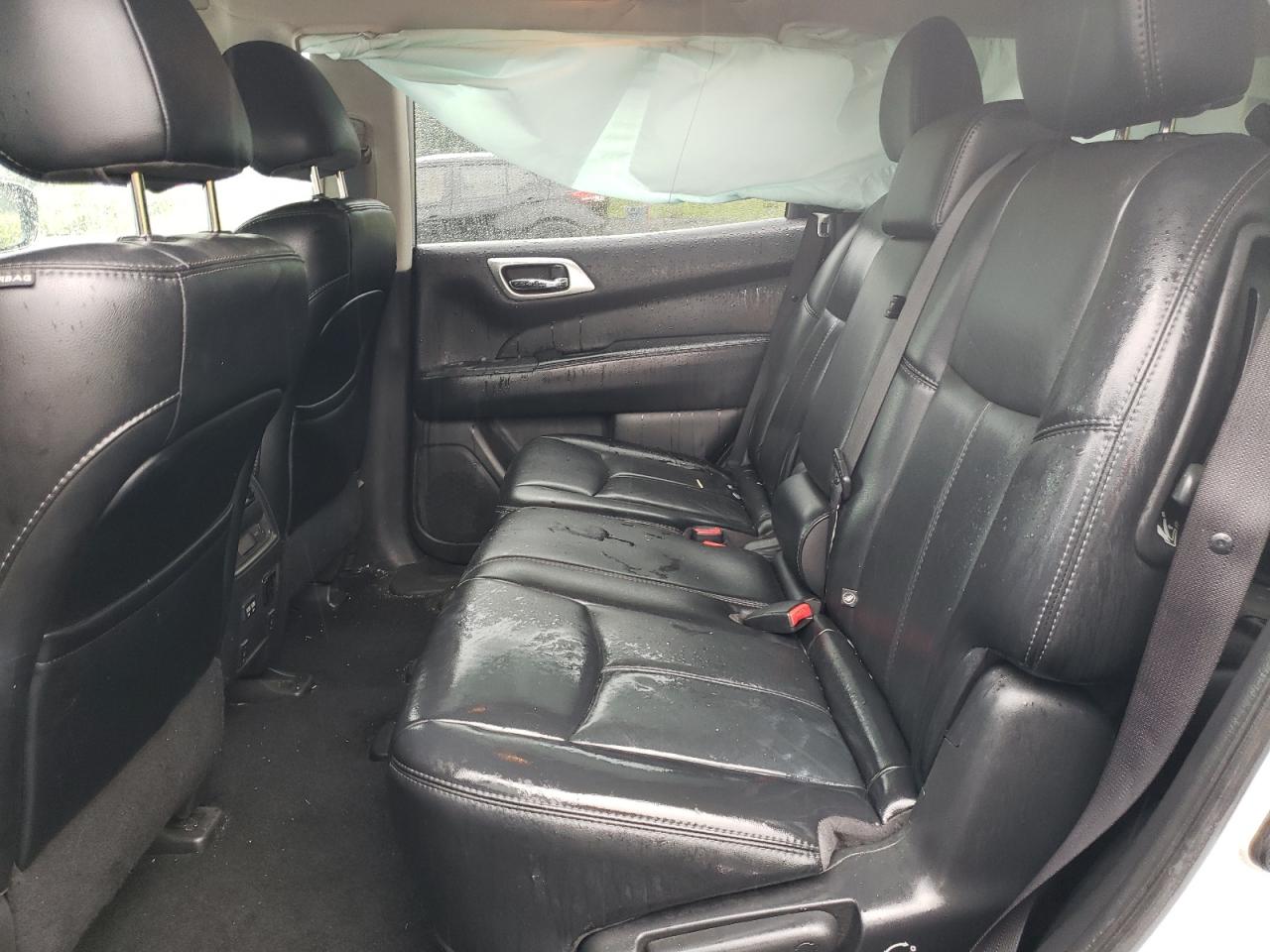 2017 Nissan Pathfinder - Image 11