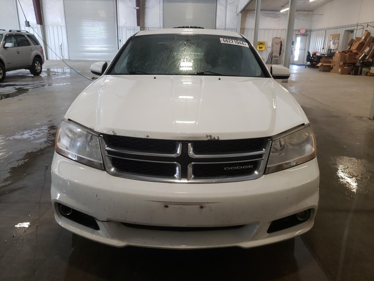 1B3BD2FB7BN574216 2011 Dodge Avenger Lux