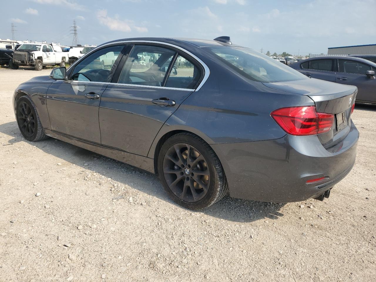 WBA8B9C54JK676995 2018 BMW 3 SERIES - Image 2