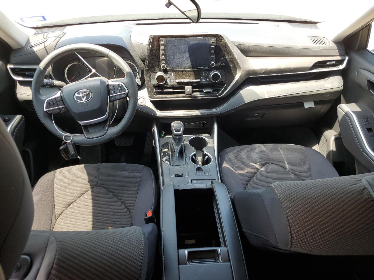 2022 Toyota Highlander - Image 8