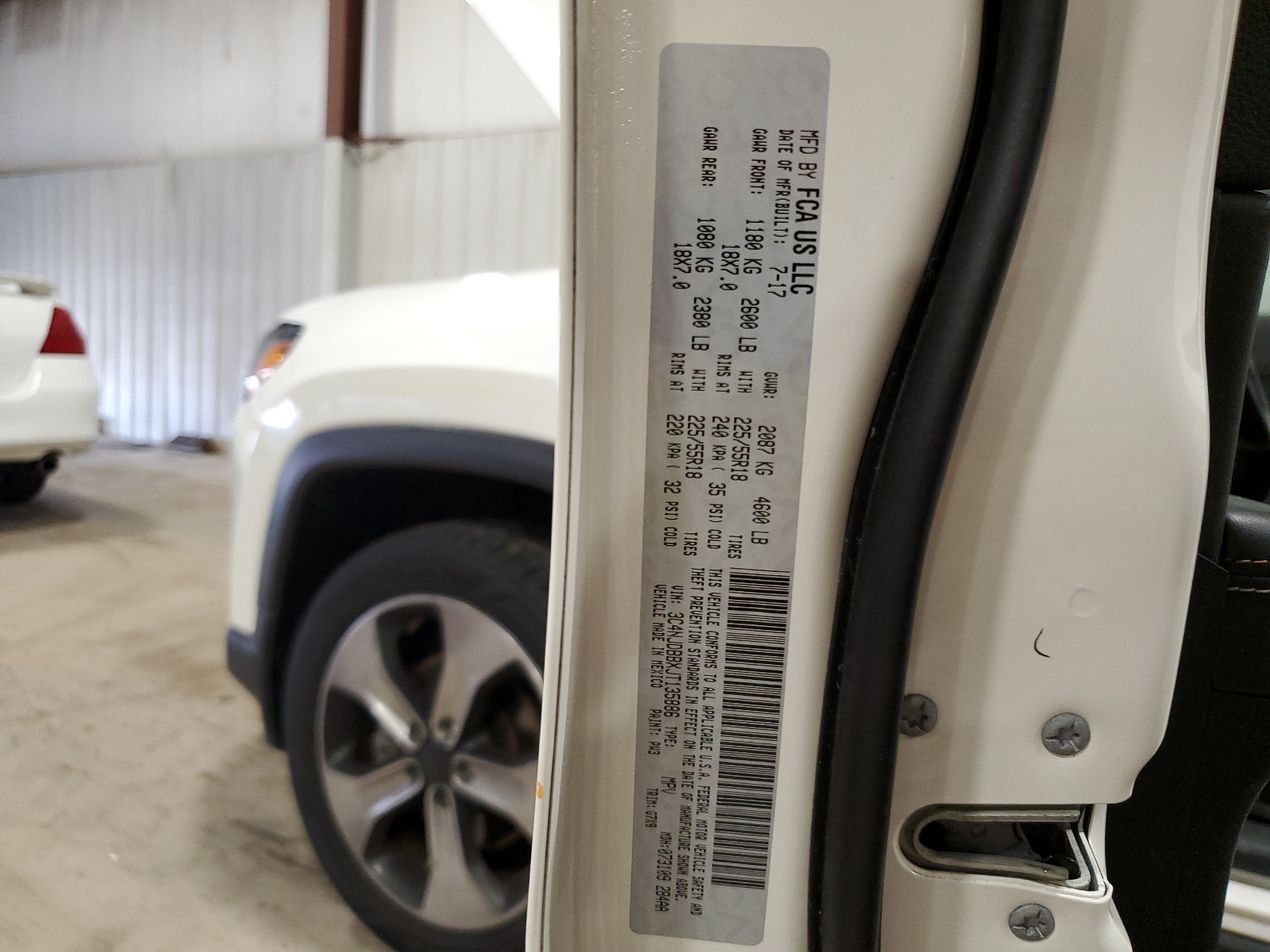 3C4NJDBBXJT135886 2018 Jeep Compass Latitude