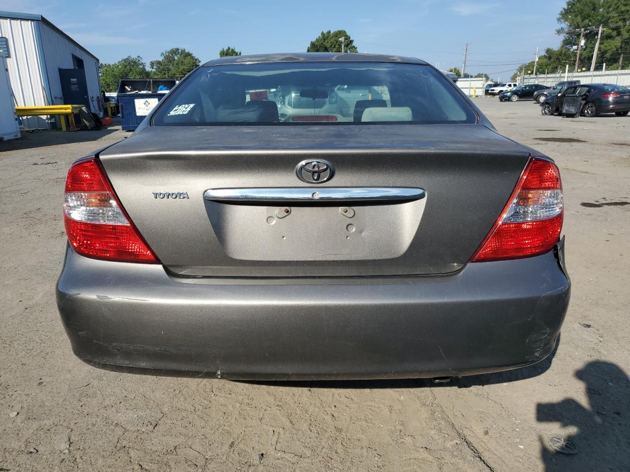 2004 Toyota Camry Le VIN: 4T1BE30K04U910450 Lot: 68621244