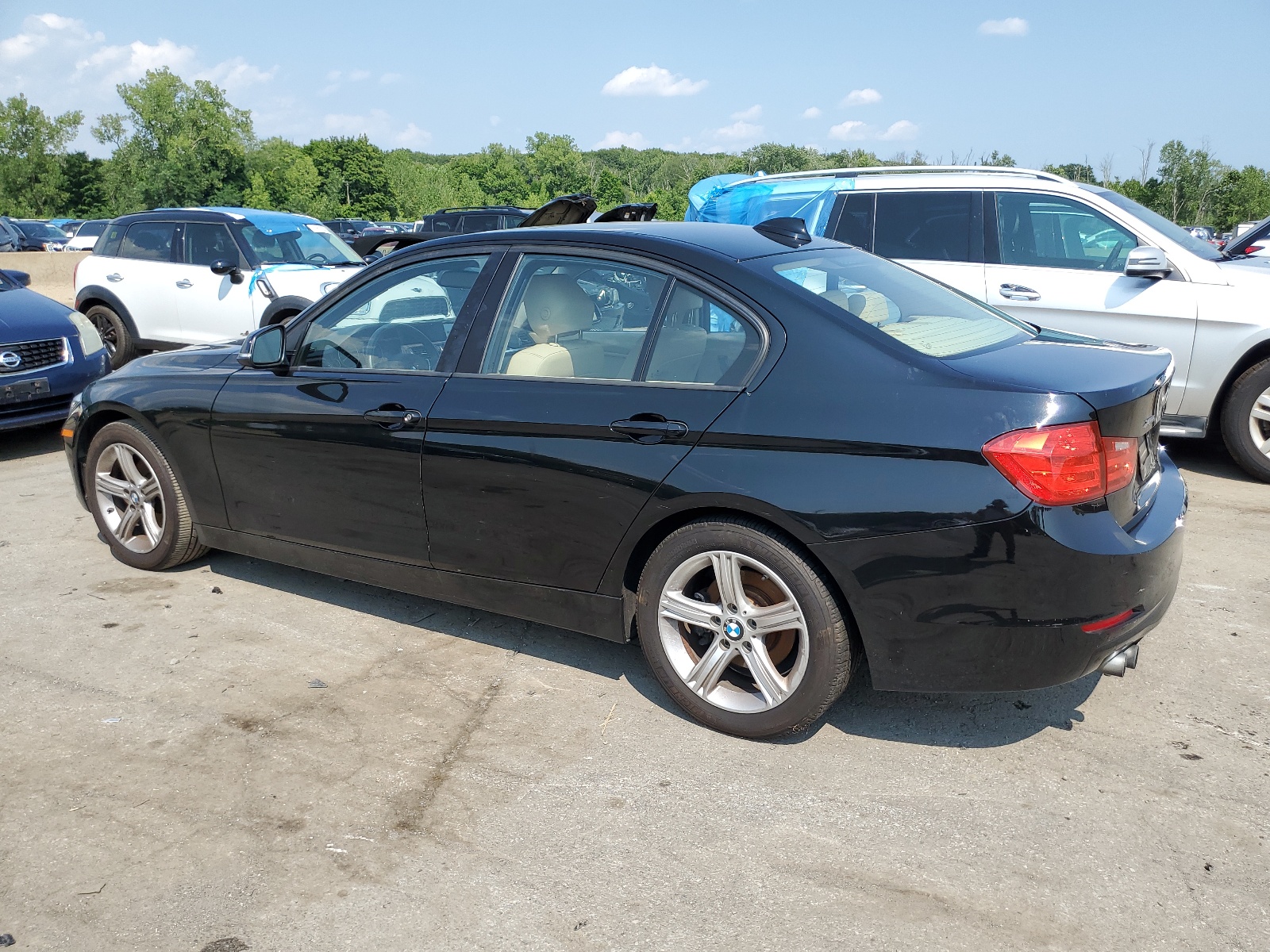 2013 BMW 328 Xi Sulev vin: WBA3B5C54DF592899