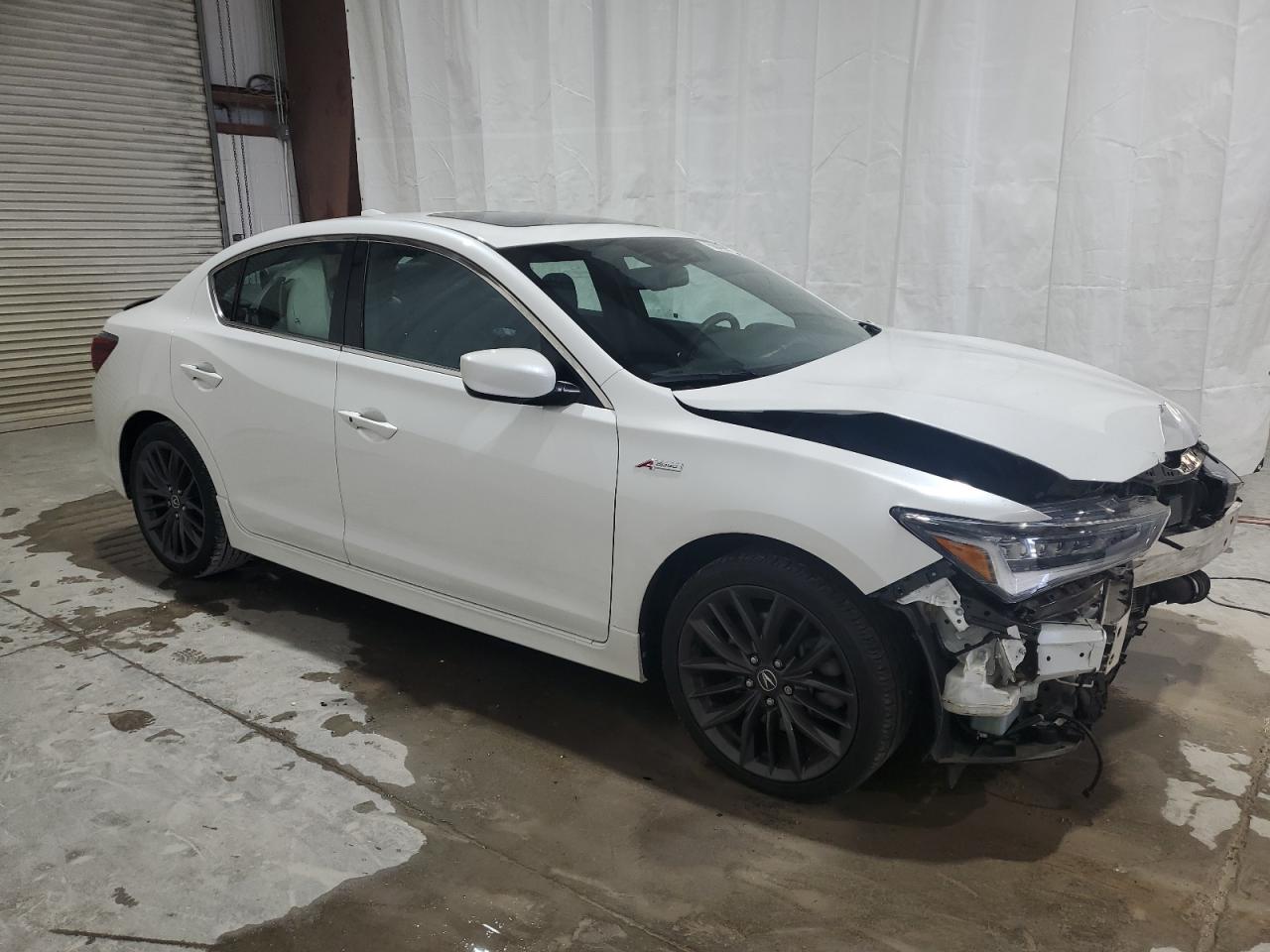 19UDE2F89NA008113 Acura ILX PREMIU 4