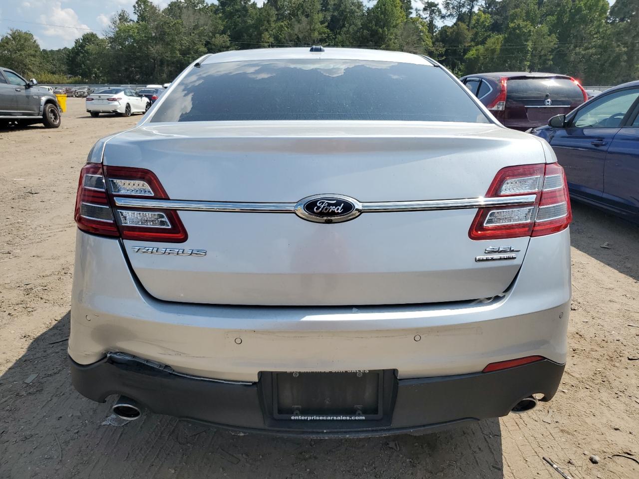 1FAHP2E87JG132129 2018 Ford Taurus Sel