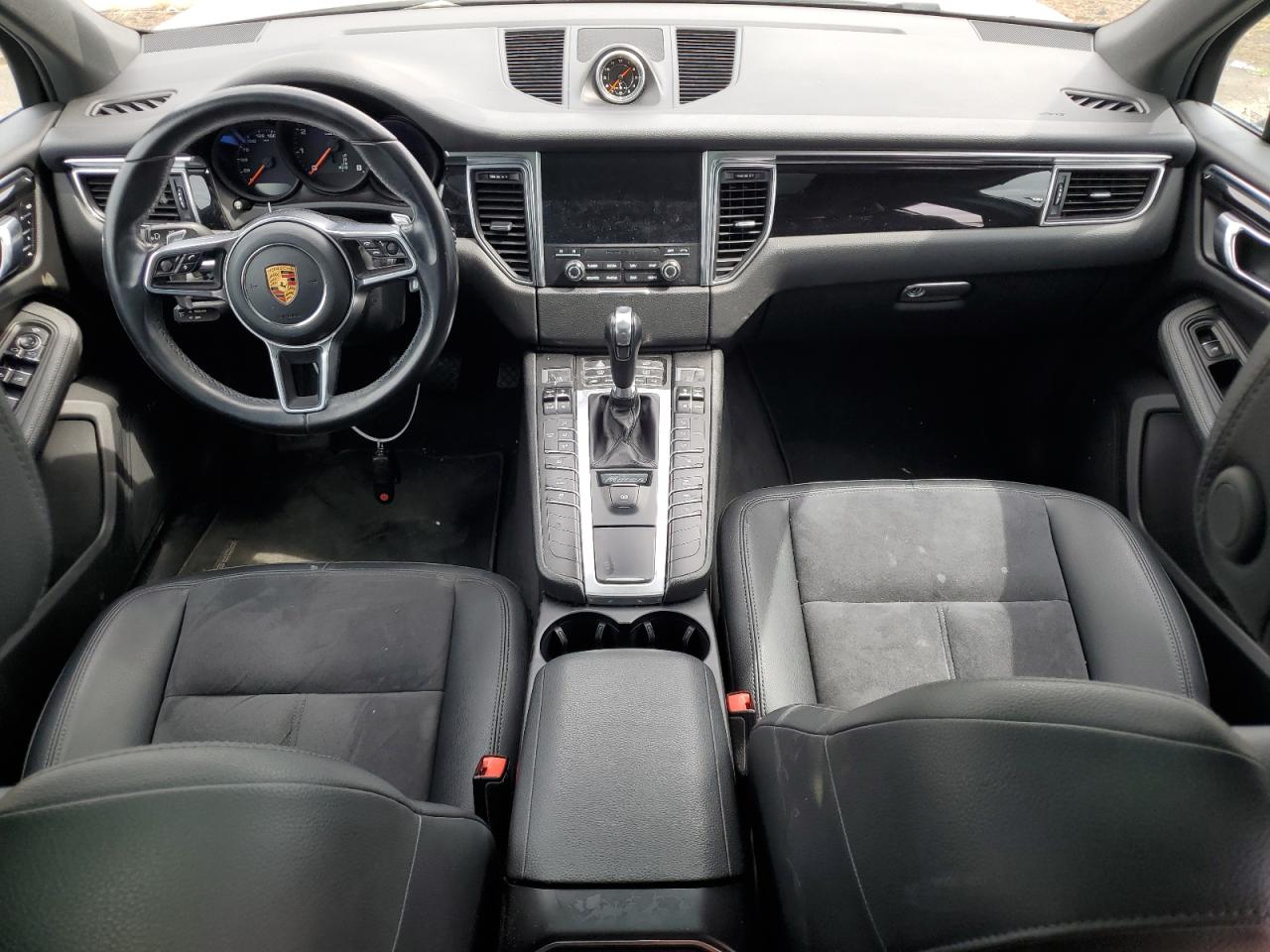 WP1AA2A55JLB02268 2018 Porsche Macan