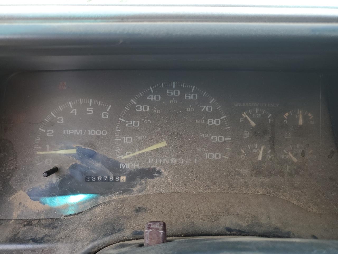 1999 Chevrolet Gmt-400 C1500 VIN: 1GCEC19M9XR122242 Lot: 65798974