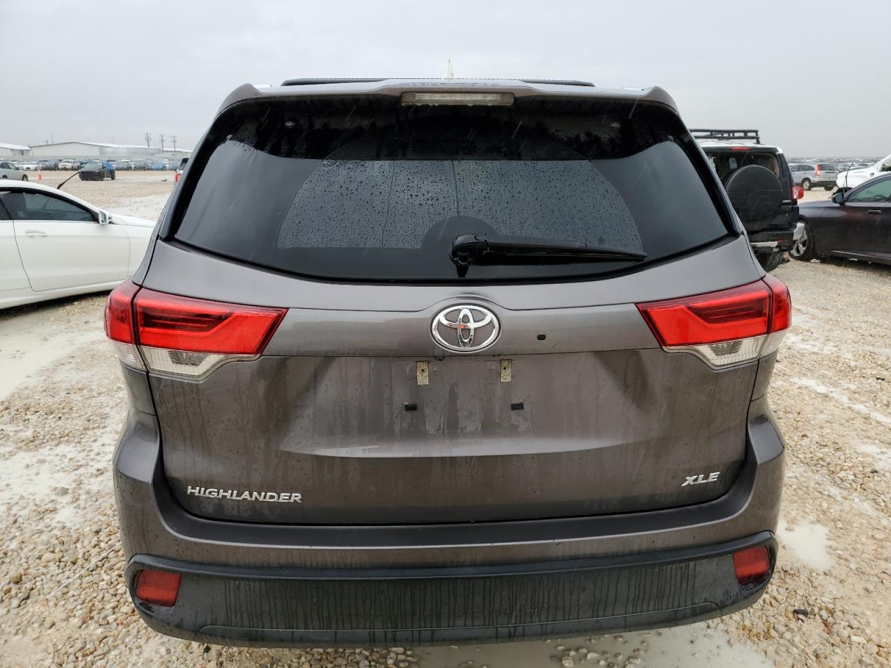 2019 Toyota Highlander Se VIN: 5TDKZRFH1KS571688 Lot: 68209994