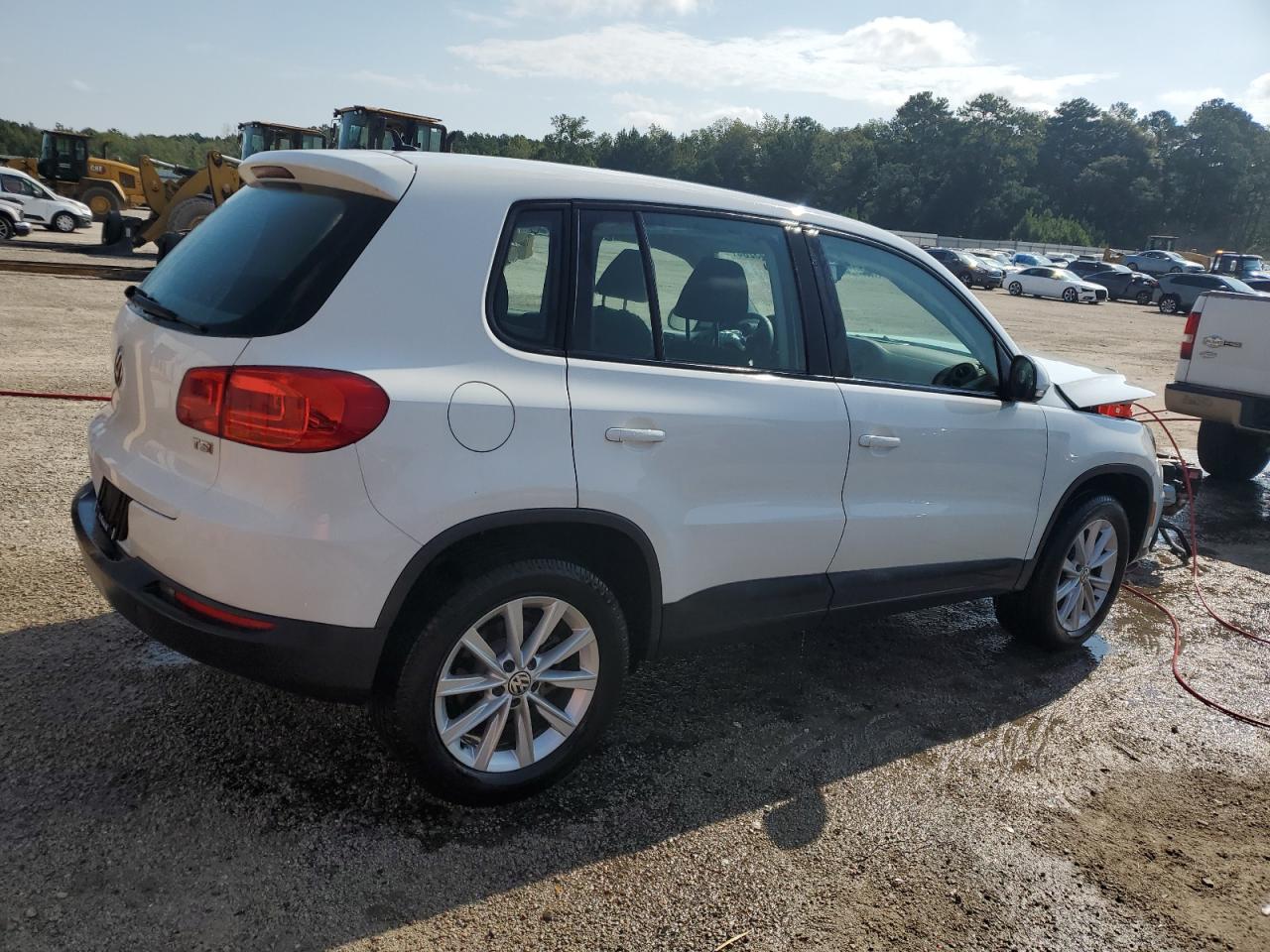 WVGAV7AX6HK048477 2017 Volkswagen Tiguan S