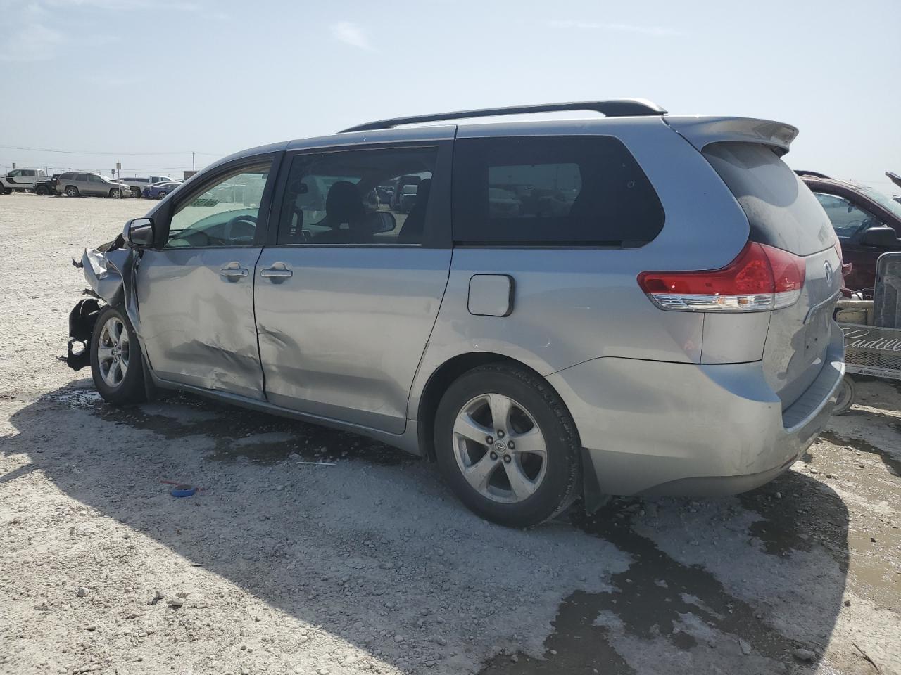 2011 Toyota Sienna Le VIN: 5TDKK3DC7BS001669 Lot: 65615834