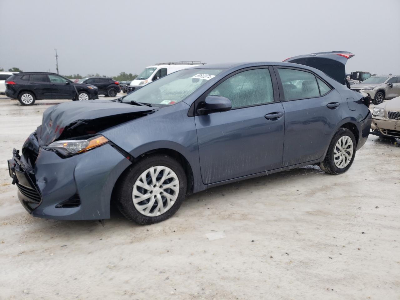 VIN 2T1BURHE6JC107210 2018 TOYOTA COROLLA no.1