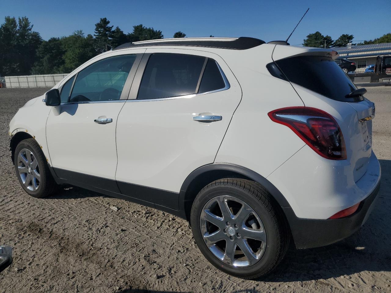 KL4CJHSB3JB606075 2018 BUICK ENCORE - Image 2